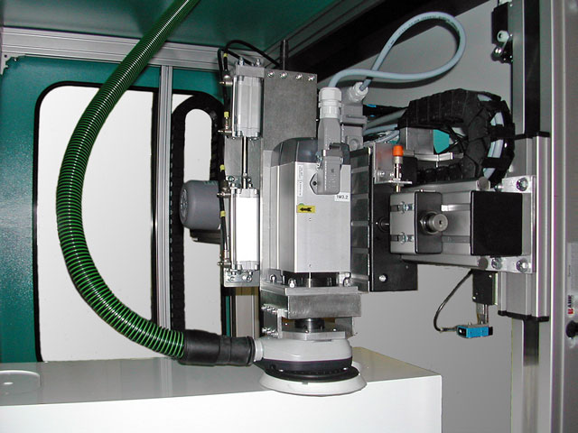 Schleif- und Poliermaschine HBS 3D mit der Option Exzenterschleifer